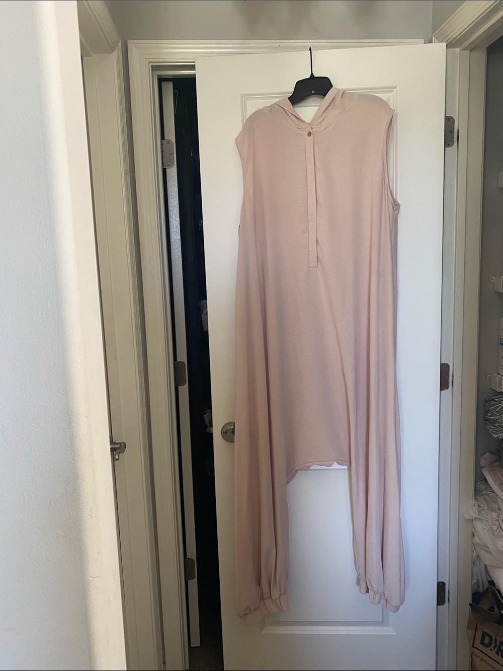 SHEIN Sleeveless Hooded Jumpsuit in Blush